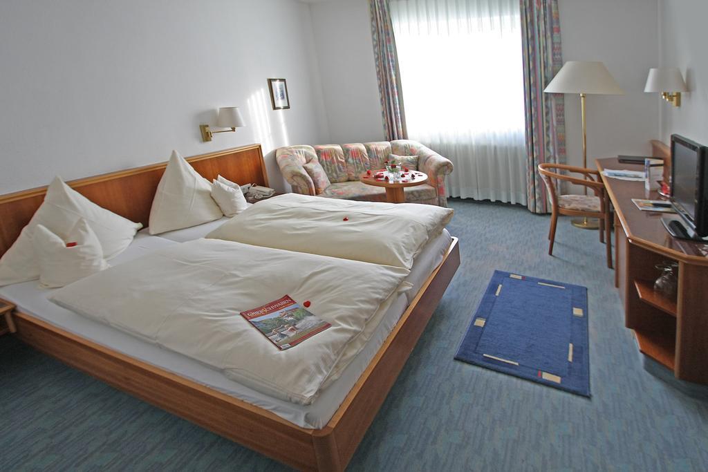 Garni Hotel Maselheimer Hof Eksteriør bilde